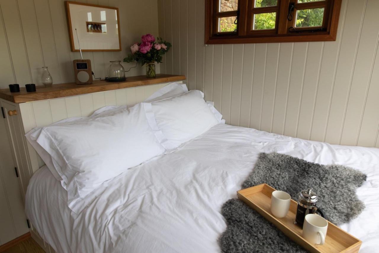Luxury, Rural Shepherds Hut With Hot Tub Nr Bath Bristol Dış mekan fotoğraf