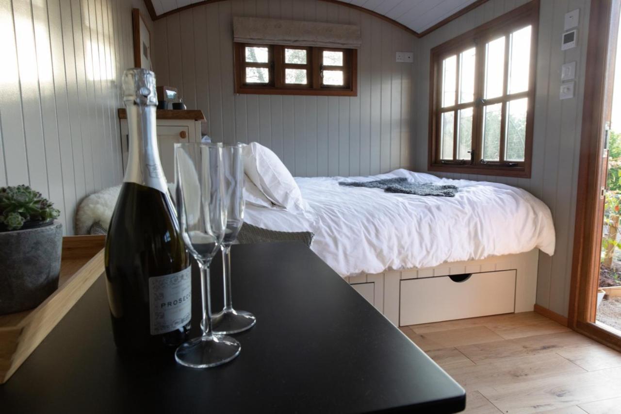 Luxury, Rural Shepherds Hut With Hot Tub Nr Bath Bristol Dış mekan fotoğraf