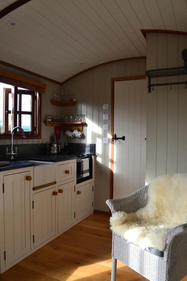 Luxury, Rural Shepherds Hut With Hot Tub Nr Bath Bristol Dış mekan fotoğraf