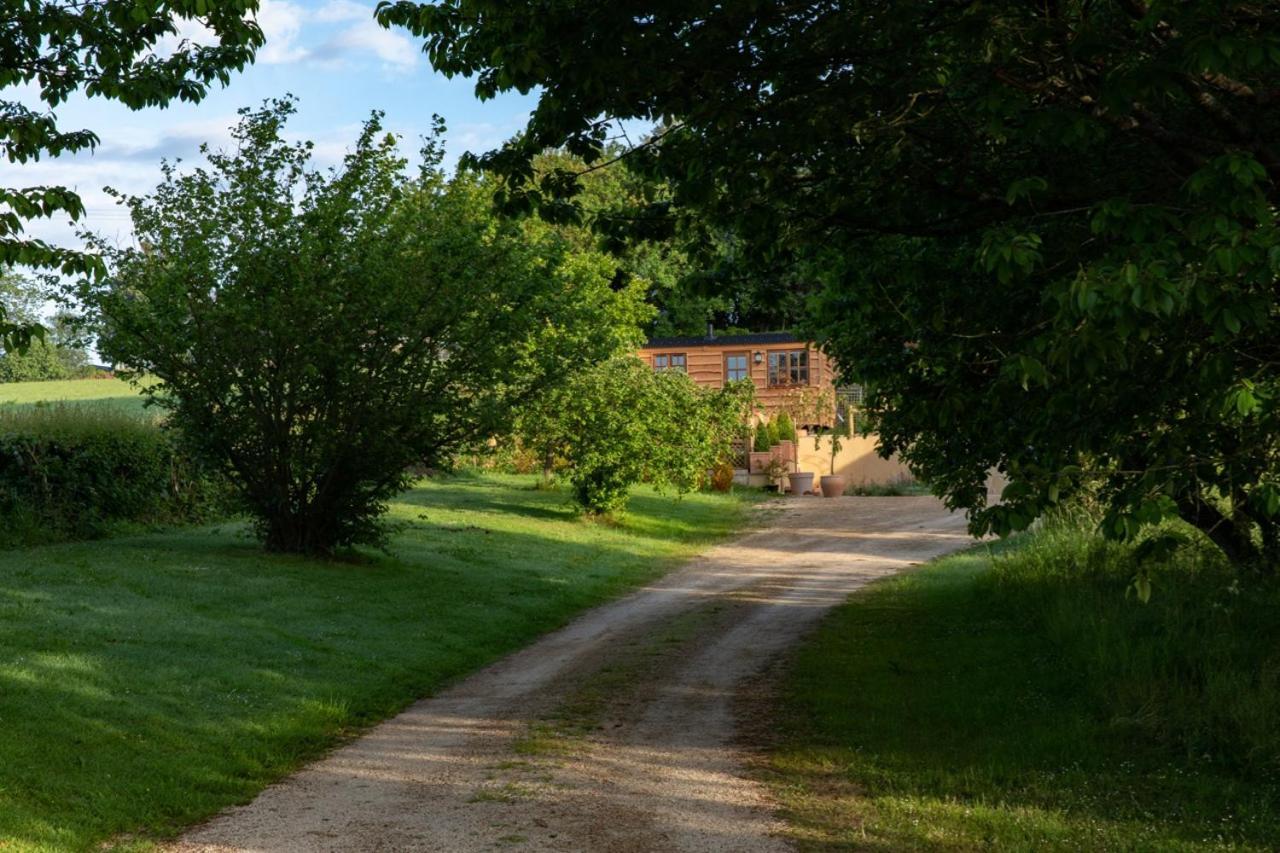 Luxury, Rural Shepherds Hut With Hot Tub Nr Bath Bristol Dış mekan fotoğraf