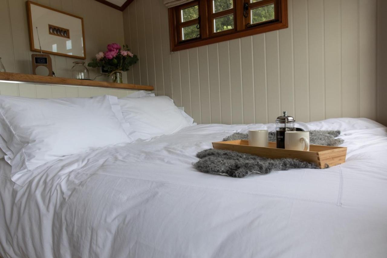 Luxury, Rural Shepherds Hut With Hot Tub Nr Bath Bristol Dış mekan fotoğraf