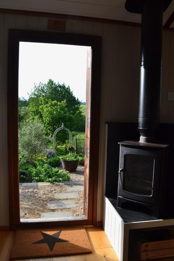 Luxury, Rural Shepherds Hut With Hot Tub Nr Bath Bristol Dış mekan fotoğraf